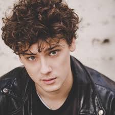 Scopri trama e anticipazioni sulla fiction in onda su canale 5. Intervista Con Romano Reggiani Tra I Protagonisti Della Serie L Amore Strappato