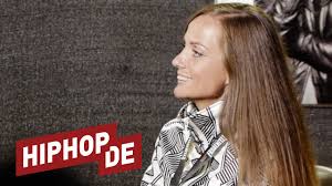 Check spelling or type a new query. Schwesta Ewa Von Der D Alerin Und Pr Stituierten Zur Rapperin Biografie Toxik Trifft Youtube