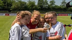 Die deutsche nationalmannschaft fährt vor der em in antwerpen einen letzten sieg ein. Trainingslager Achental In Grassau So Werden Die Bundesliga Teams Fit Fur Olympia Oder Die Wm Chiemgau