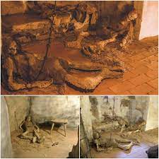 Archeology - Complete burial attire from Romania discovered: an impressive  find. . . . . #Archaeology #AncientHistory #HistoricalSites #Artifacts  #CulturalHeritage #ArchaeologicalDig #Excavation #ArchaeologicalFinds  #AncientCivilizations ...