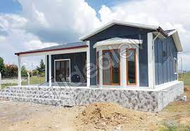 Yapının duvarları, çatısı, çatı kaplaması, yağmur suyu dereleri, pvc pencereleri, ana giriş çelik kapısı, iç amerikan panel kapıları, elektrik tesisatı ve aydınlatma armatürleri, atık ve temiz su. Moduler Hazir Ev Modelleri Ve Fiyatlari