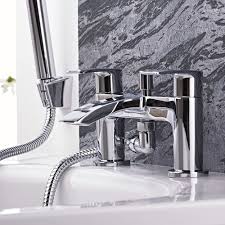 Les grecs et les romains de l'antiquité utilisaient déjà des baignoires en pierre ou en métal (le matériau pour les familles les plus riches était en marbre ou en argent). Robinetterie Baignoire Et Bain Douche Moderne Retro De Qualite