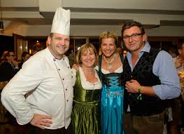 Thomas Ritzer Trixi Moser Susanne Und Hans Sigl Www Stanglwirt Weisswurstparty Com Fashion Crown Jewelry