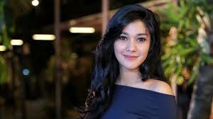 Naysila mirdad saat ditemui di sebuah acara di kawasan jakarta suara.com/wahyu tri laksono. 25 Inspirasi Keren Model Baju Naysila Mirdad Difilm Orang Ketiga Maria Space