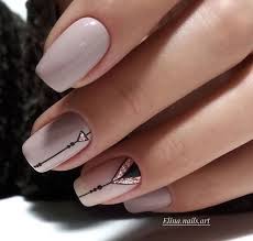 Las bases naturales son lo más popular en el mundo de los diseños de uñas, así que no te preocupes por pintarlas o taparlas. Unas De Gel Belleza Nail Art Diy Nails Sencillas Simple Acrylic Nails