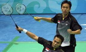Yuni berkata, pemain berkenaan yang berusia 37 tahun meninggal dunia ketika sedang bermain badminton di markis kido pernah meraih emas di olimpik beijing ketika berpasangan dengan hendra setiawan. First Gold Medal As Independence Day Gift For Indonesia