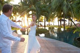 Lux Le Morne Cozy Resort Is The Perfect Place For An Amazing Honeymoon Wedding Mauritius Wedding Honeymoons Resort Lifestyle Photoshoot