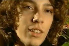 La musica del rocker di zocca ha segnato la vita di tantissime persone.sempre sulla cresta dell'onda, vasco rossi è sposato dal 2012 con laura schmidt, al suo fianco dal 1987. Vasco Rossi Chi E Luca Figlio Del Cantante E Di Laura Schmidt