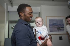 42, born 23 september 1978. Photos Chris Evans And Anthony Mackie Surprise Kids At Mgh
