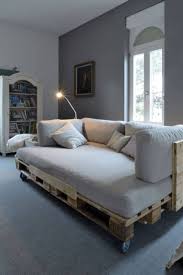 Subito a casa, in tutta sicurezza. Pallet Mania Il Letto Fai Da Te Di Bancali Tuttoferramenta Blog