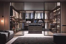 Versatile Light And Contemporary The Break Walk In Closet Can Be Complemented By The Aristotele Draw Dressing Room Design Luxury Closets Design Wardrobe Room