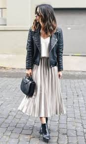 Look Comment Porter La Jupe Plissee En 2020 Photos Jupe Plissee Jupe Plisee Jupe