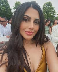 Breaking my IG silence with half my camera roll, a questionable amount of  sun, and ice in my butt courtesy of @joyce.dillon 🤭🧊🍑 #summerdump  #ᴘʜᴏᴛᴏᴅᴜᴍᴘ #sunkissed #tn #southernheat #tnsummer #goodtimesandtanlines  #countryside ...