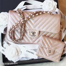 Maybe you would like to learn more about one of these? Fab Fashion Fix Chanel Handbags Gold Chanel Chanel Handbags Red