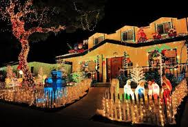 Best Christmas Lights And Awesomely Decorated Homes Around Los Angeles Best Christmas Lights Christmas Lights Outdoor Christmas Light Displays