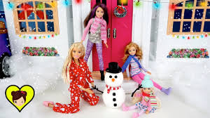 Jugar al juego vamos a cuidar al bebe gratis. Barbie Y Sus Hermanas Rutina De Invierno Jugando En La Nieve Youtube