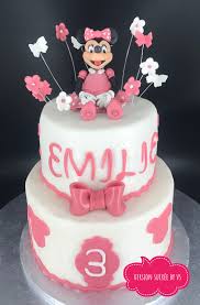 Une Tite Minnie Pour Une Tite Emilie Cakedecorating Cakedesigner Cakebirthday Genoise Ganachemontee Ganach Ganache Chocolat Blanc Patisserie Pate A Sucre