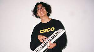 Cuco lo que siento lyrics in english. Lo Que Siento By Cuco An Indiebeat Song Review By Indiebeat Medium