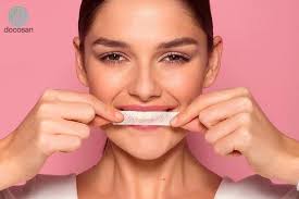 Miếng dán tẩy trắng răng: Những điều cần lưu ý trước khi sử dụng