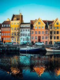 Ambasada romaniei in danemarca (1). Copenhaga Christianshavn Port Colorat Case Nordic Canal Danemarca Barci ArhitecturÄƒ CÄƒlÄƒtorie Pikist