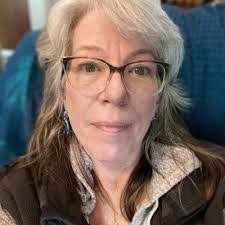 Julie Spalding's Instagram, Twitter & Facebook