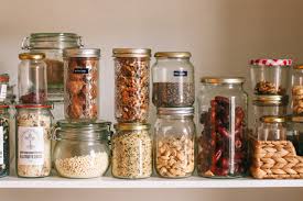 Wie kann es vermieden werden, welche alternativen produkte gibt es und was halten die versprechen von bioplastik? 14 Tipps Fur Eine Kuche Ohne Plastik Zero Waste Leicht Gemacht