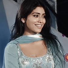 she was asking herself😅 #shriyasaran #kollywood #tollywood #tamil #telugu  #tamiledits #anirudh #fyp #foryoupage #edit #xyzbca #desi #browntok