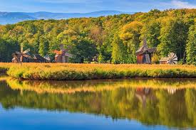 10 locuri unde poti sa te distrezi impreuna cu copiii in brasov locuri de joaca si obiective turistice pe care poti sa le vizitezi. 10 Cele Mai Frumoase Locuri Din JudeÈ›ul Sibiu