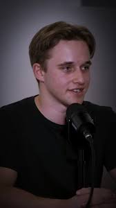 Er Daniel Fini Danmarks groveste iværksætter?, Hør hvordan man laver godt  content, skaber et brand som sælger, og hvordan Daniel har bygget  disciplinen til at skabe sin egen vej 💫, Podcast ude kl…