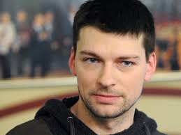 турецкий актер мехмет акиф алакурт и его жена фото Daniil Strahov 16 Tys Izobrazhenij Najdeno V Yandeks Kartinkah Daniya Akter I Bliznecy