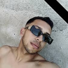 Solo para conocedores added a new...