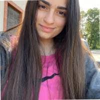 Linda Rinaldi's Instagram, Twitter & Facebook