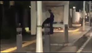 Gisel no sensor berkas di serahkan polda metro jaya. Viral Sejoli Mesum Di Halte Bus Kawasan Senen Jakarta Pusat Okezone Megapolitan