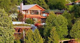 Bill and melinda gates own a mansion that overlooks lake washington in medina, washington. Inside Bill Gates House Xanadu 2 0 Value 131m Medina Address Bill Gates S House Expensive Houses Bill Gates