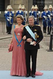 Fils aîné du roi albert ii et la reine paola, philippe naît le 15 avril 1960 au château du belvédère, à bruxelles. La Princesse Mathilde De Belgique Et Son Mari Le Prince Philippe De Belgique Au Mariage De Victoria De Suede Puretrend