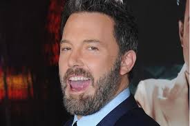 The first of these was daredevil (2003), in which affleck starred as the blind superhero.affleck was a longtime comic book fan, and, in 1999, had written a foreword for kevin smith's guardian devil about his love for the character of daredevil. Ben Affleck Mit Jennifer Lopez Mutter In Las Vegas Gala De