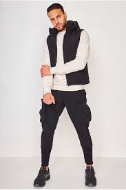 Le complément idéal des vestes imperméables pour un apport de chaleur pendant les activités par temps froid. Parkas Doudounes Homme Brentiny Paris