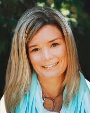 Kelly Spooner's Instagram, Twitter & Facebook