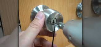 I also recommend stripping the pin ends, so they won't cause issues while you pick the lock. How To Pick A Door Lock With An Electric Pick Gun Lock Picking Wonderhowto