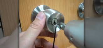 If you are unlocking one of these doors that have a spring lock, you can try using a credit card. How To Pick A Door Lock With An Electric Pick Gun Lock Picking Wonderhowto