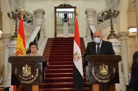 أكد أكرم توفيق لاعب منتخب مصر الأولمبي والنادي الأهلي، أنه وزملاءه يطمحون للوصول إلى المباراة النهائية لدورة الألعاب الأولمبية طوكيو 2020 وتحقيق الميدالية الذهبية. Ø³Ø§Ù…Ø­ Ø´ÙƒØ±ÙŠ Ø§Ù„Ø¹Ù„Ø§Ù‚Ø§Øª Ø¨ÙŠÙ† Ù…ØµØ± ÙˆØ¥Ø³Ø¨Ø§Ù†ÙŠØ§ ØªØªØ³Ù… Ø¨Ø§Ù„Ù‚ÙˆØ© ÙˆØ§Ù„ØµØ¯Ø§Ù‚Ø© Ø±Ø³Ù…ÙŠØ§ ÙˆØ´Ø¹Ø¨ÙŠØ§ Ø¨ÙˆØ§Ø¨Ø© Ø§Ù„Ø´Ø±ÙˆÙ‚ Ù†Ø³Ø®Ø© Ø§Ù„Ù…ÙˆØ¨Ø§ÙŠÙ„