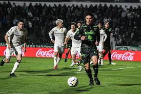 Sarmiento vs. Aldosivi: Victoria clave y lucha por la permanencia - Imagen ilustrativa del artículo