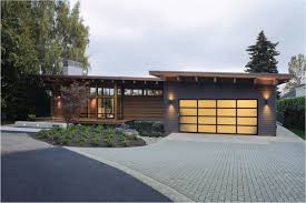Japanese Modern Home This Is The Roofline And General Look I Have In Mind For Our Home Japanese Modern House Japanese Style House Modern Driveway
