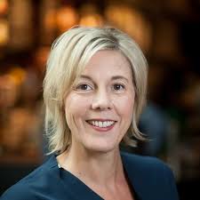 Angela Lis's Instagram, Twitter & Facebook