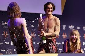 Shall we talk about the italian winner snorting cocaine right in front of cameras at #eurovision ? Kjxe6u03cg9yhm