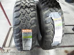 Sounds great on the road and balanced well no issues or wobbles vibrations at 80mph great side wall tread for deep mud and off road applications. 2 Buckshot Maxxis Mudder 245 75r16 Tires In Holton Ks Item Ds9491 Sold Purple Wave