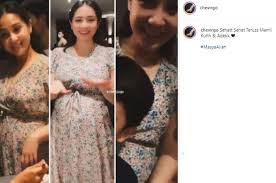 Jun 17, 2021 · sebab, istrinya itu ingin menonton film horor the conjuring 3 yang baru dirilis. Nagita Slavina Pamer Baby Bump Cewek Deh Ini Kayaknya