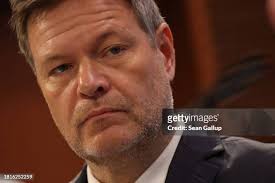 1,102 Federal Ministry Of Economic Portrait Stock Photos, High-Res  Pictures, and Images