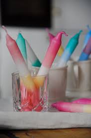 Sie haben die möglichkeit, die diy kerzen in gewünschten farben und formen zu gestalten und nach ihrem lust und laune zu verzieren. Kerzen Farben Diy Anleitung Fur Dip Dye Kerzen Diy Kerzen Selber Machen Kerzen Basteln Kerzen Selber Machen