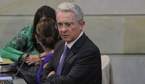 Álvaro uribe vélez (medellín, 4 de julio de 1952) es un abogado, empresario y político colombiano, considerado por la prensa internacional y local como el político más influyente de lo que lleva transcurrido el siglo xxi en colombia. Gustavo Bolivar Comparo A Alvaro Uribe Con Pablo Escobar Aqui Today